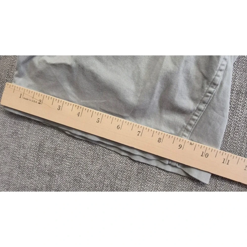 St Johns Bay Comfort Stretch men's gray chino shorts sz 32 flat front Cotton
